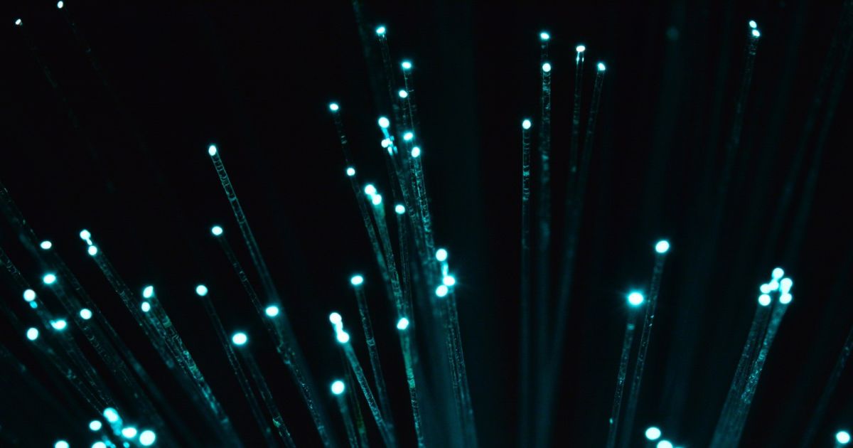 définition et avantages de la fibre optique